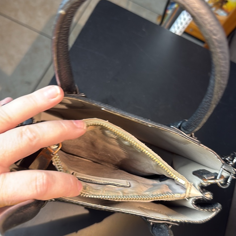 MICHAEL MICHAEL KORS
Extra-Small Leather Crossbody Bag - Picture 8 of 12